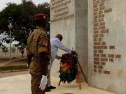 An IV de l’insurrection populaire: les autorités burkinabè rendent hommage aux martyrs