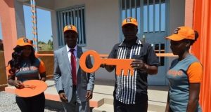 Burkina: Orange fait un heureux lauréat d’une villa de 17 millions de F CFA