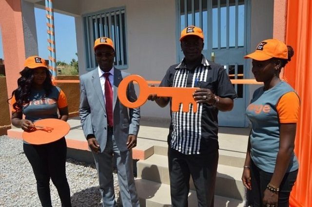 Lot Orange Quiz SMS