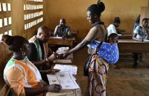 Côte d’Ivoire: échauffements pour la présidentielle, nécessité d’une nouvelle classe politique