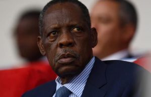 FIFA : un an de suspension et une amende de plus de 18 millions de FCFA contre Issa Hayatou