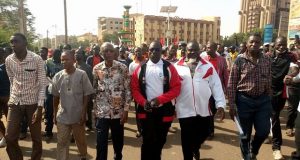 Hausse du coût du carburant: des milliers de Burkinabè dans la rue
