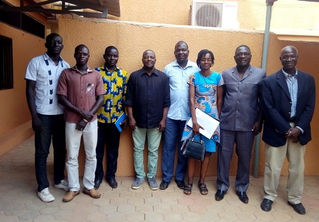 Photo de famille à la fin de la visite du CSC à Wakat Séra