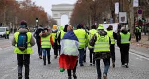 Emmanuel Macron: 13 minutes chrono pour convaincre les Gilets jaunes