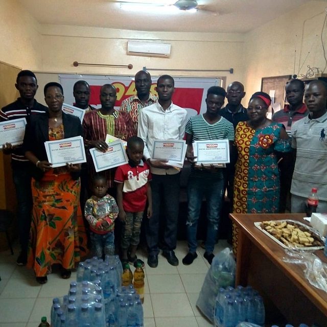 Photo de famille des lauréats et des organisateurs