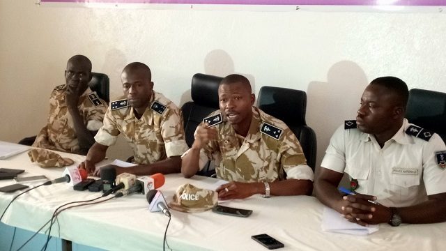 Pour M. Zongo (2e à gauche) et ses camarades, « dans un contexte où nous sommes abandonnés par nos autorités et lynchés par les populations, seule la lutte pourra nous libérer »