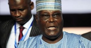 Nigeria: à peine annoncée, la réélection de Buhari contestée par l’opposition