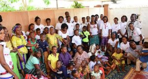 8-Mars: les femmes de Air France célèbrent la journée avec les enfants du centre ABAPE