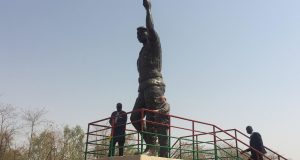 Statue géante de Thomas Sankara: «un pas important» dans la construction du Mémorial