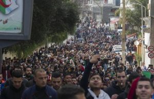 Algérie: la rue bouillonne, Bouteflika plie mais ne rompt pas!