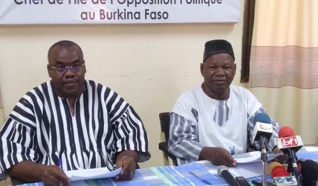 Jean Hubert Bazié (à droite) et Adama Séré ont représenté l'opposition à cette conférence de presse