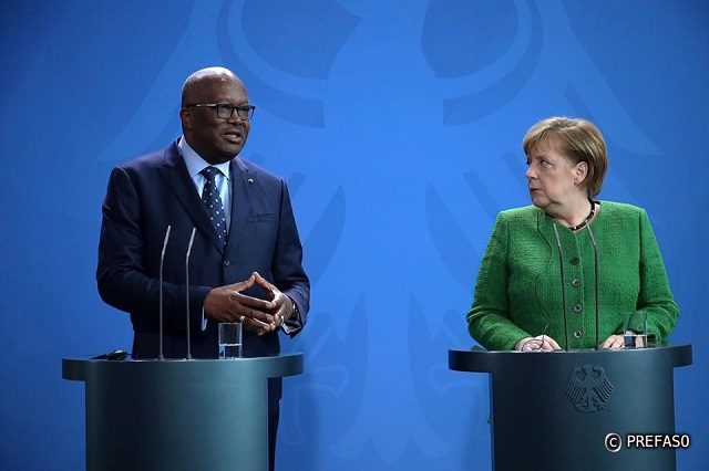 Le président du Faso Roch Kaboré et la chancelière allemande Angela Merkel