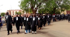 Burkina: le mouvement syndical traduit sa solidarité et son soutien à l’Ordre des avocats