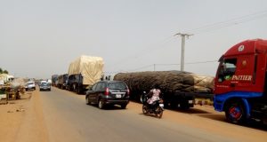 Blocage aux entrées de Ouaga: les chauffeurs exigent l’ouverture de la circulaire
