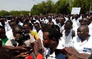 Burkina: des syndicats de la santé interpellent leur ministre