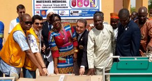 Offre de santé : les Lions Clubs de la Zone 182 et leurs partenaires font des dons de matériel médical