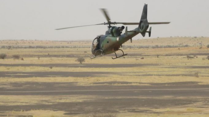 Mali: des « jihadistes » abattent un hélicoptère français