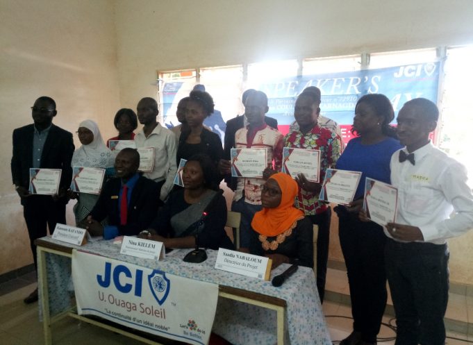 Speaker’s day JCI universitaire Ouaga Soleil: une trentaine de jeunes en technique de prise de parole