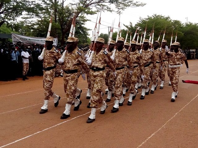 Une vue d'une parade exécutée par les élèves policiers sortants de la 48è promotion