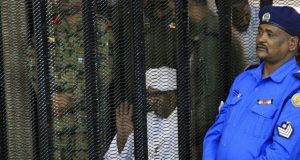 Procès de Omar el-Béchir: pure diversion ou premiers pas du général dans l’enfer judiciaire?
