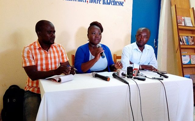 Les responsables du RIJ, Adama Salambéré à gauche, Romaine Zidouemba au milieu et Mouonkoun Dabiré à droite