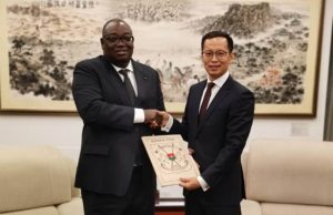 Coopération Burkina-Chine: le nouvel ambassadeur burkinabè remet une copie figurée de ses Lettres de créance