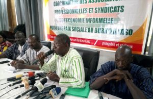 Burkina: des commerçants se démarquent des manifestations et appellent les syndicats à «une trêve»