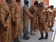 Burkina: le général Miningou aux côtés des soldats