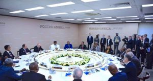 Sotchi: Vladimir Poutine discute partenariat économique et lutte contre l’insécurité avec ses hôtes
