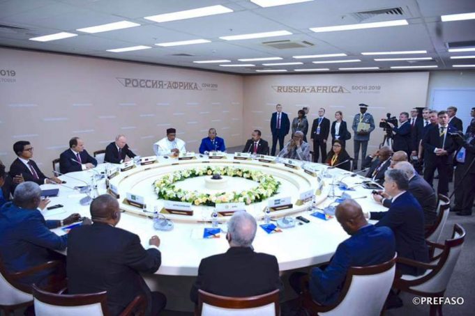 Sotchi: Vladimir Poutine discute partenariat économique et lutte contre l’insécurité avec ses hôtes