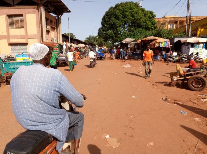 Augmentation du prix du carburant au Burkina: Une pilule qui passe mal à Koudougou (Reportage)