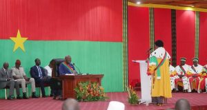 Burkina: Véronique Bayili, nouveau membre du Conseil constitutionnel, prête serment
