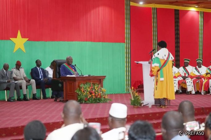 Burkina: Véronique Bayili, nouveau membre du Conseil constitutionnel, prête serment