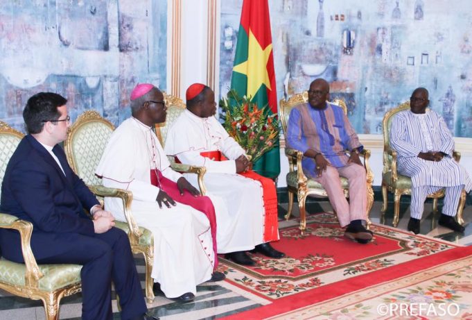 Burkina: un envoyé spécial du pape François chez Roch Kaboré