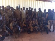 Burkina: le ministre de la Sécurité rend visite aux troupes à Arbinda et Inata