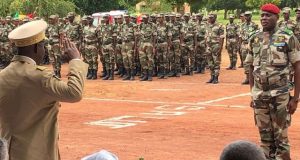 Lutte antiterrorisme: des milliers de Maliens manifestent leur soutien à l’armée