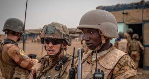 Invitation de Macron: une occasion pour se « parler franchement », selon Roch Kaboré