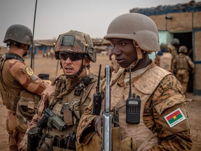 Invitation de Macron: une occasion pour se « parler franchement », selon Roch Kaboré