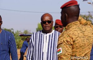 Burkina: Roch Kaboré échange avec le commandant du 31è RIC