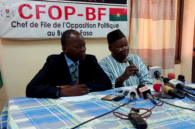 Le président du PNDS, Yumanli Lompo en veste noir et Jean-Hubert Bazié, président de l'Espoir