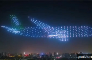 Chine: un «avion fantôme» époustouflant créé par 800 drones lors d’un spectacle aérien
