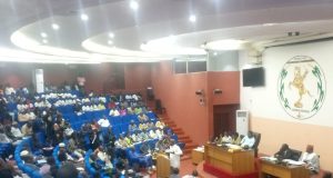 Lutte anti-terrorisme au Burkina: les députés donnent leur aval pour le recrutement des volontaires (actualisé)