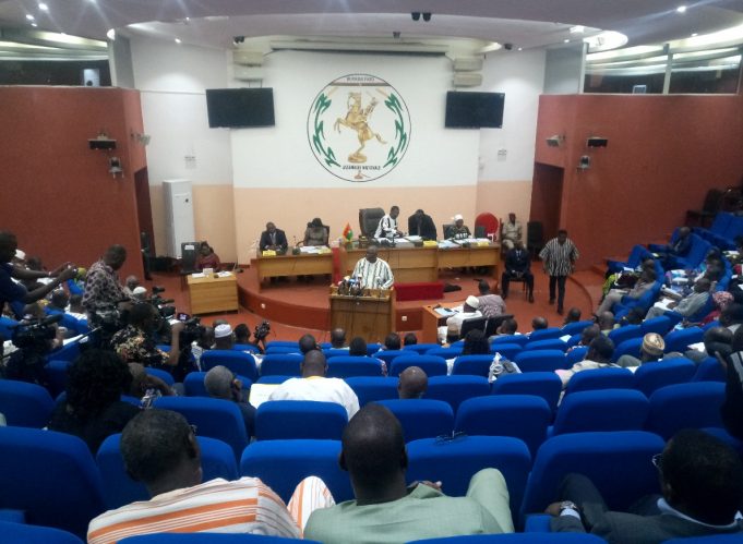 Burkina: les députés adoptent une loi modificative du code électoral