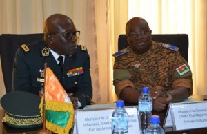 Burkina/Côte d’Ivoire: « En un coup de téléphone, on règle des choses » (chef d’Etat major général ivoirien)
