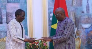Burkina : le document de Politique de Sécurité nationale remis au président du Faso
