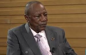 Guinée: qui peut encore faire entendre raison à Alpha Condé?
