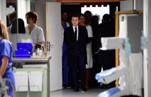 Coronavirus en France: «On a devant nous une épidémie» (Emmanuel Macron)