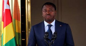 Mali: Faure Gnassingbé en sapeur-pompier ou en médecin après la mort?