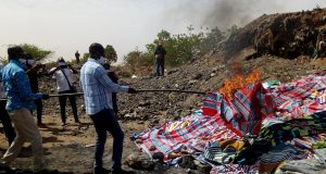 Burkina: des pagnes Faso Dan Fani, contrefaits, brûlés