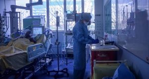 Coronavirus: la durée de vie du Covid-19 sur les différentes surfaces